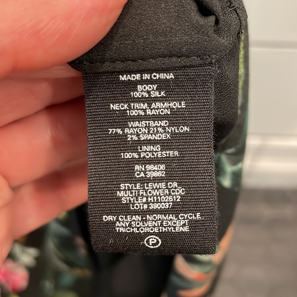 Theory, silk, floral pattern dress, size Medium - Picture 8 of 8